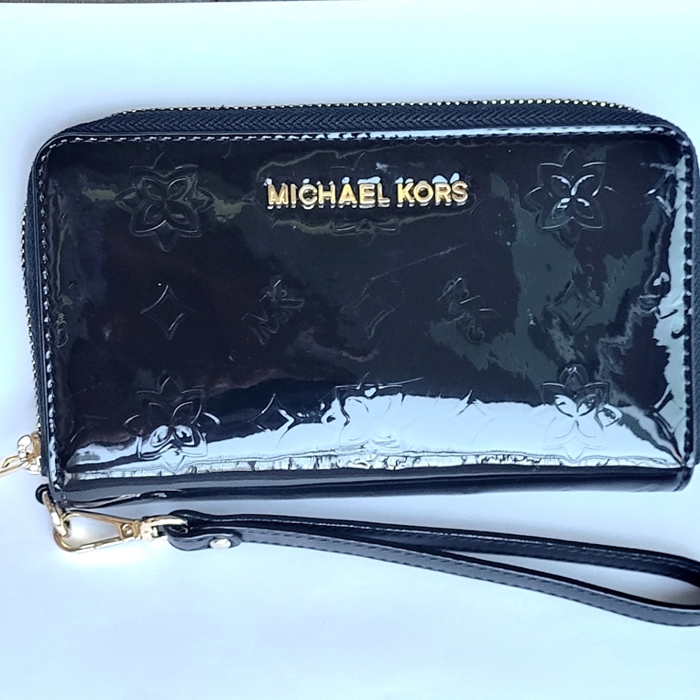MICHAEL KORS Signature Black Clutch- Wristlet